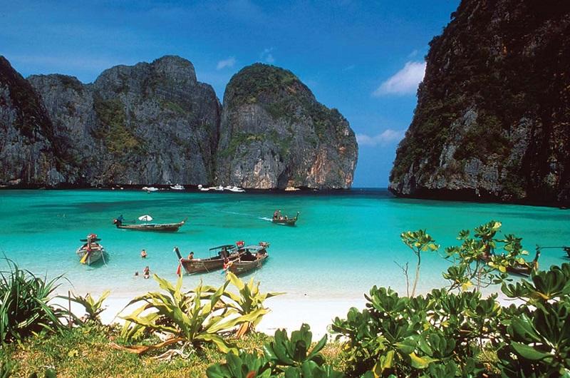 Phi Phi Island tour from Phuket by speed boat